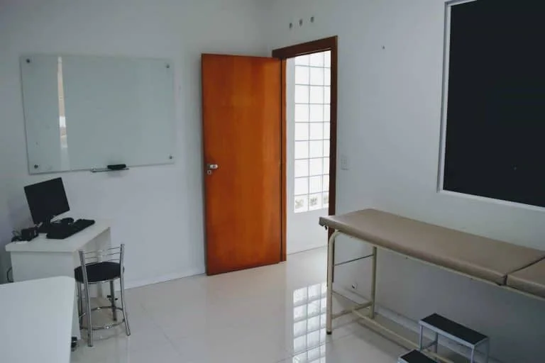 Sala de treinamento equipada